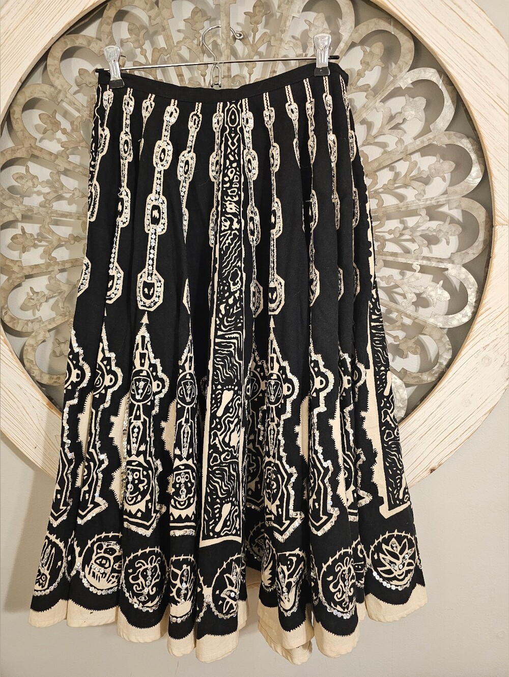 Moda International Black and Cream Patterned Pleated Womens Skirt